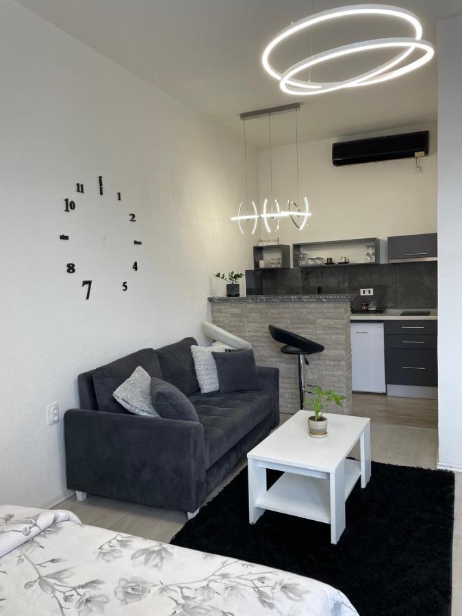 Apartmani Andric Требинє Екстер'єр фото