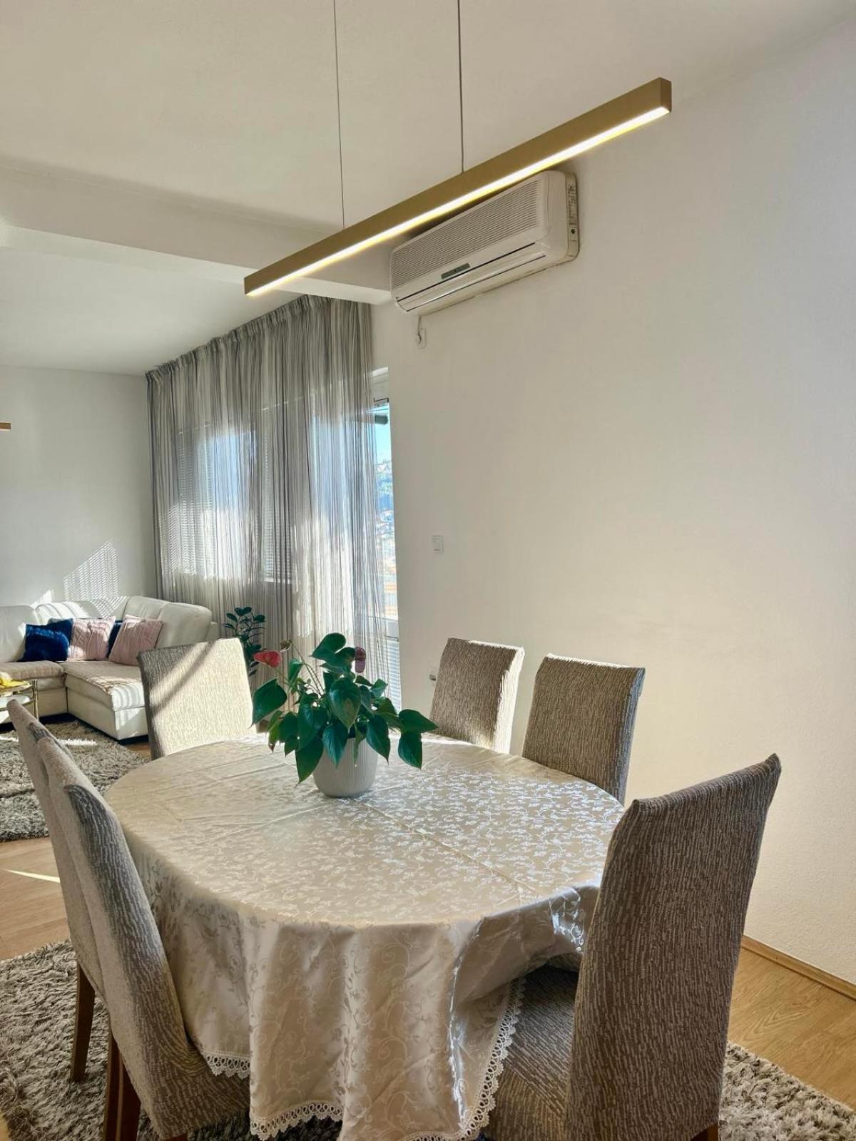 Apartmani Andric Требинє Екстер'єр фото
