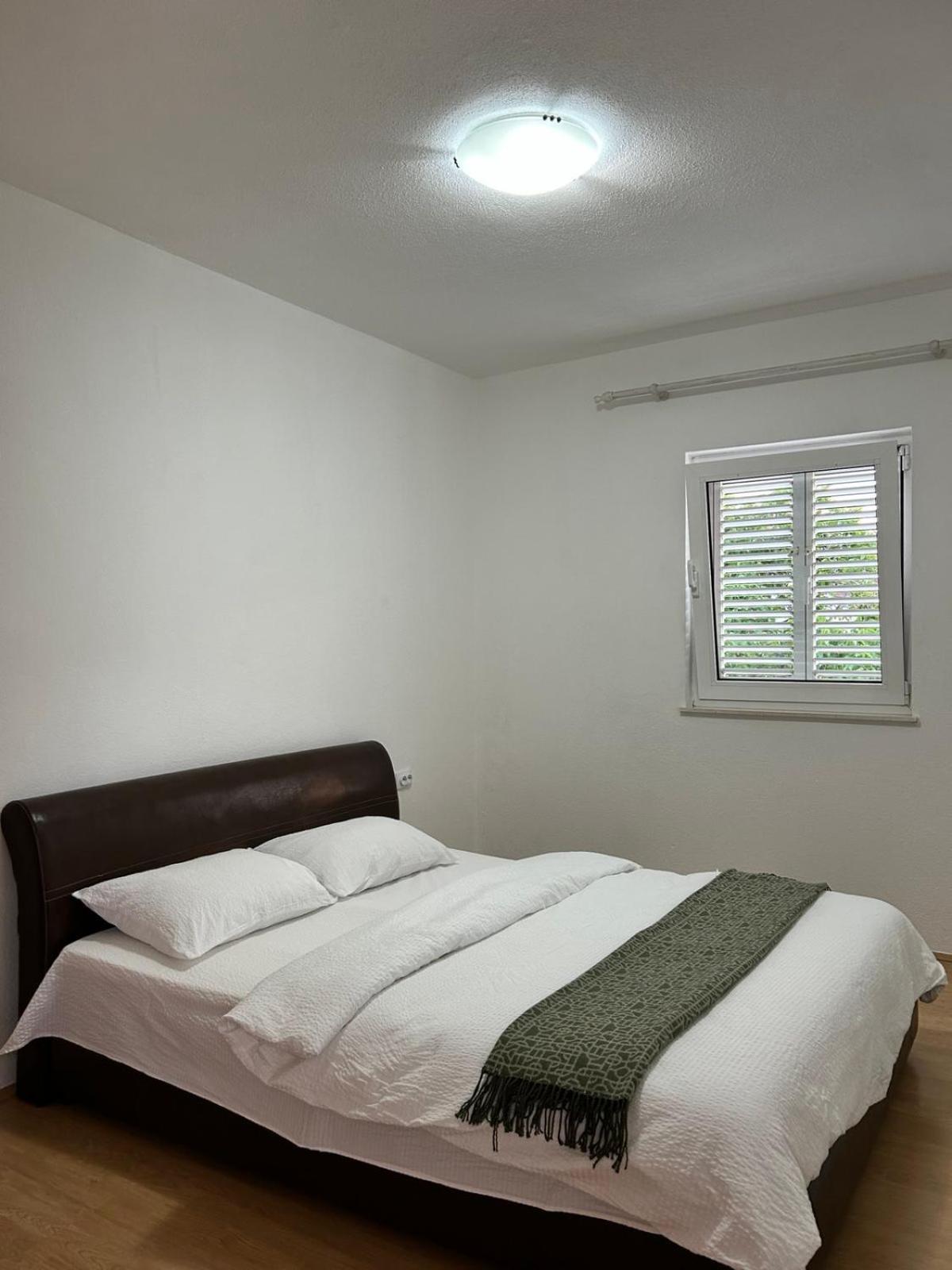 Apartmani Andric Требинє Екстер'єр фото